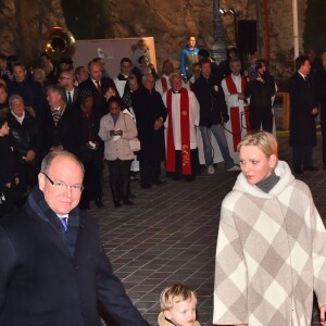 Le prince Albert II et la princesse Charlene de Monaco, avec leur fils le prince héréditaire Jacques, ont participé aux célébrations de Sainte Dévote dans la soirée du samedi 26 janvier 2019. © Bruno Bebert/Bestimage