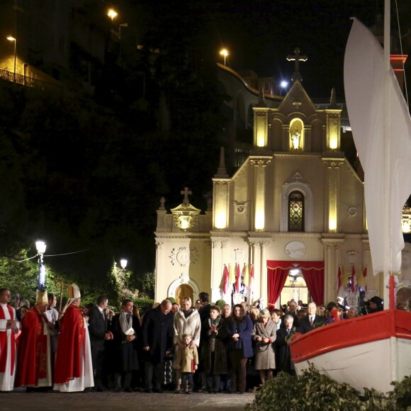 Le prince Albert II et la princesse Charlene de Monaco, avec leur fils le prince Jacques, ont participé aux célébrations de Sainte Dévote dans la soirée du samedi 26 janvier 2019. Après la procession et la messe, ils ont incendié la barque commémorant la légende de la patronne de la principauté. ©Jean-François Ottonello/Bestimage