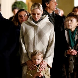 Le prince Albert II et la princesse Charlene de Monaco, avec leur fils le prince Jacques, ont participé aux célébrations de Sainte Dévote dans la soirée du samedi 26 janvier 2019. Après la procession et la messe, ils ont incendié la barque commémorant la légende de la patronne de la principauté. ©Jean-François Ottonello/Bestimage