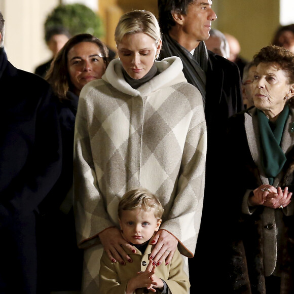Le prince Albert II et la princesse Charlene de Monaco, avec leur fils le prince Jacques, ont participé aux célébrations de Sainte Dévote dans la soirée du samedi 26 janvier 2019. Après la procession et la messe, ils ont incendié la barque commémorant la légende de la patronne de la principauté. ©Jean-François Ottonello/Bestimage