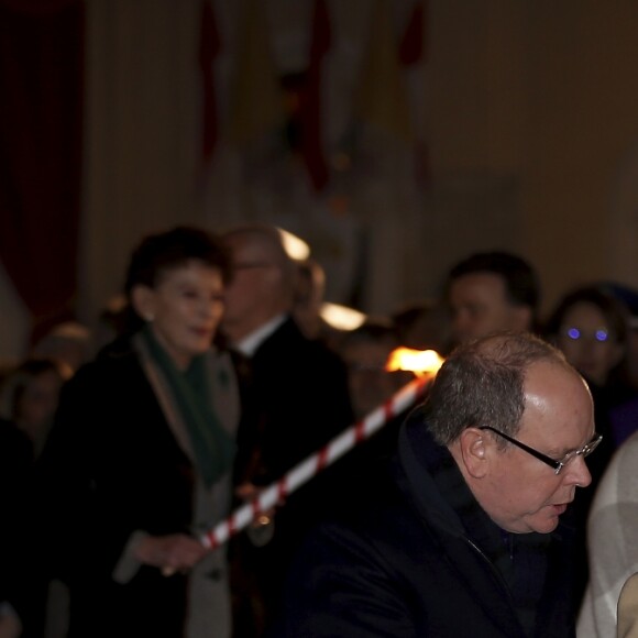 Le prince Albert II et la princesse Charlene de Monaco, avec leur fils le prince Jacques, ont participé aux célébrations de Sainte Dévote dans la soirée du samedi 26 janvier 2019. Après la procession et la messe, ils ont incendié la barque commémorant la légende de la patronne de la principauté. ©Jean-François Ottonello/Bestimage