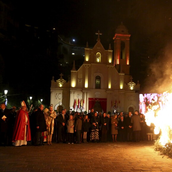 Le prince Albert II et la princesse Charlene de Monaco, avec leur fils le prince Jacques, ont participé aux célébrations de Sainte Dévote dans la soirée du samedi 26 janvier 2019. Après la procession et la messe, ils ont incendié la barque commémorant la légende de la patronne de la principauté. ©Jean-François Ottonello/Bestimage