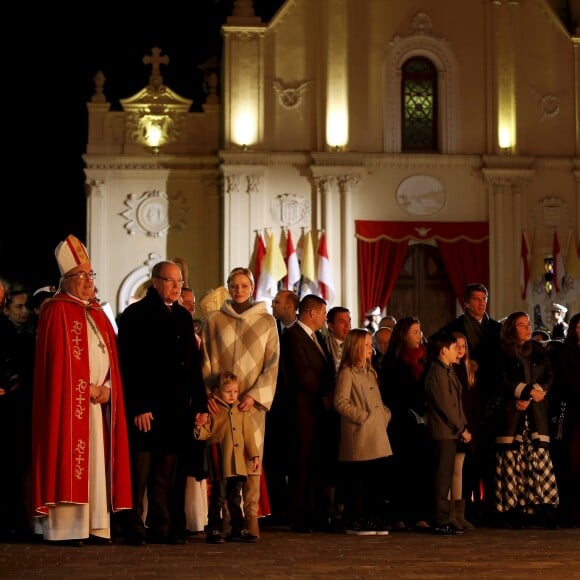 Le prince Albert II et la princesse Charlene de Monaco, avec leur fils le prince Jacques, ont participé aux célébrations de Sainte Dévote dans la soirée du samedi 26 janvier 2019. Après la procession et la messe, ils ont incendié la barque commémorant la légende de la patronne de la principauté. ©Jean-François Ottonello/Bestimage