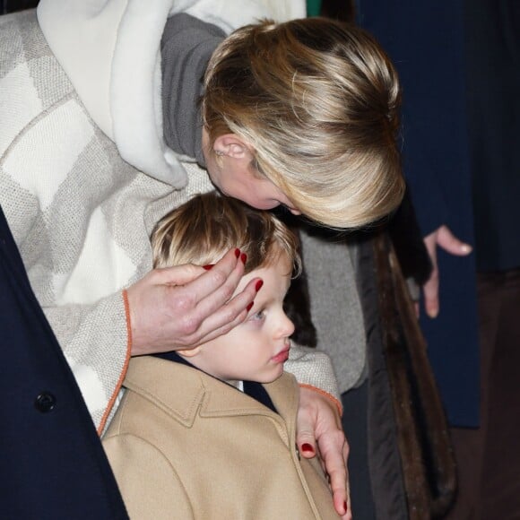 Le prince héréditaire Jacques avec sa maman la princesse Charlene de Monaco lors des célébrations de Sainte Dévote dans la soirée du samedi 26 janvier 2019. © Bruno Bebert/Bestimage