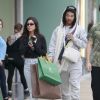 Kourtney Kardashian et Luka Sabbat font du shopping à Beverly Hills le 4 novembre 2018.