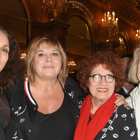 Farida Rahouadj, Michèle Bernier, Andréa Ferréol et Brigitte Fossey - People à la générale du woman show "Vive Demain !" de Michèle Bernier au théâtre des Variétés à Paris le 28 janvier 2019. © Coadic Guirec/Bestimage