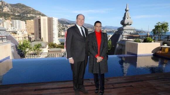 Stéphanie et Albert de Monaco sur les toits de Monaco pour leur père