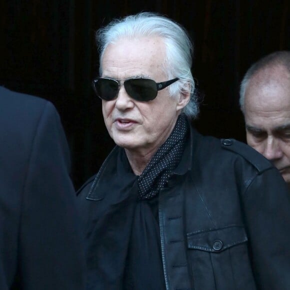 Jimmy Page sort de son hôtel, le Bowery, à New York. Le 23 juillet 2015