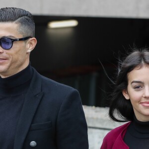 Cristiano Ronaldo quitte le tribunal avec sa compagne Georgina Rodríguez à Madrid le 22 janvier 2019.