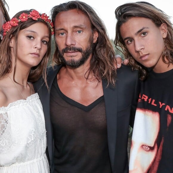 Exclusif - Bob Sinclar, sa femme Ingrid et leurs enfants Raphaël et Paloma - Cérémonie religieuse - Mariage de Benjamin Castaldi et Aurore Aleman au Mas de La Rose à Eygalières, le 27 août 2016. © Jacovides-Moreau/Bestimage