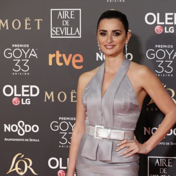 Penélope Cruz (robe Chanel) lors de la 33e cérémonie des Goya, récompenses du cinéma espagnol à Séville, le 2 février 2019