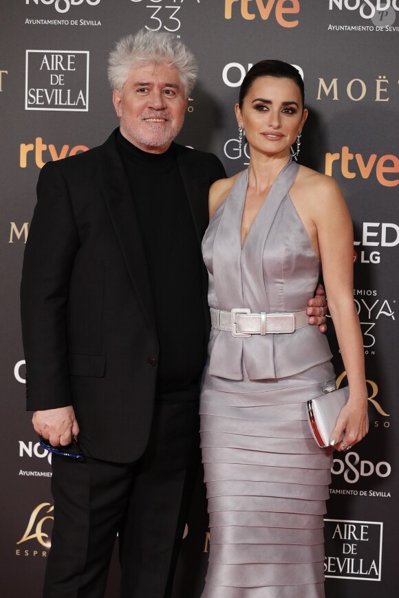 Pedro Almodovar et Penélope Cruz lors de la 33e cérémonie des Goya, récompenses du cinéma espagnol à Séville, le 2 février 2019