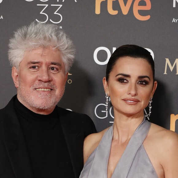 Pedro Almodovar et Penélope Cruz lors de la 33e cérémonie des Goya, récompenses du cinéma espagnol à Séville, le 2 février 2019