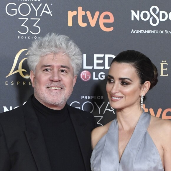 Pedro Almodovar et Penélope Cruz lors de la 33e cérémonie des Goya, récompenses du cinéma espagnol à Séville, le 2 février 2019