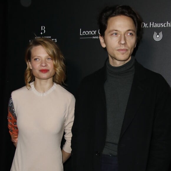 Mélanie Thierry et son mari Raphaël arrivent à la 14ème cérémonie des Globes de Cristal, à la salle Wagram à Paris, le 4 février 2019. © Marc Ausset-Lacroix/Bestimage