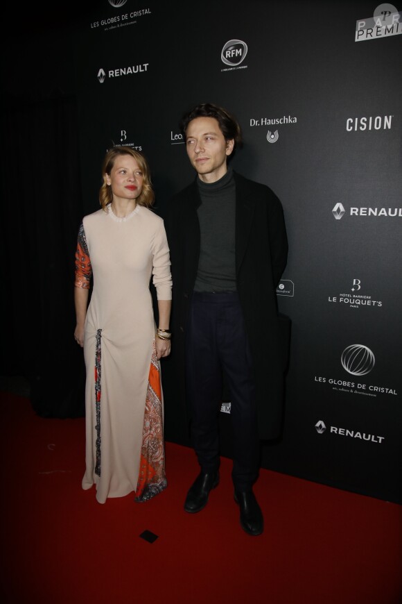 Mélanie Thierry et son mari Raphaël arrivent à la 14ème cérémonie des Globes de Cristal, à la salle Wagram à Paris, le 4 février 2019. © Marc Ausset-Lacroix/Bestimage