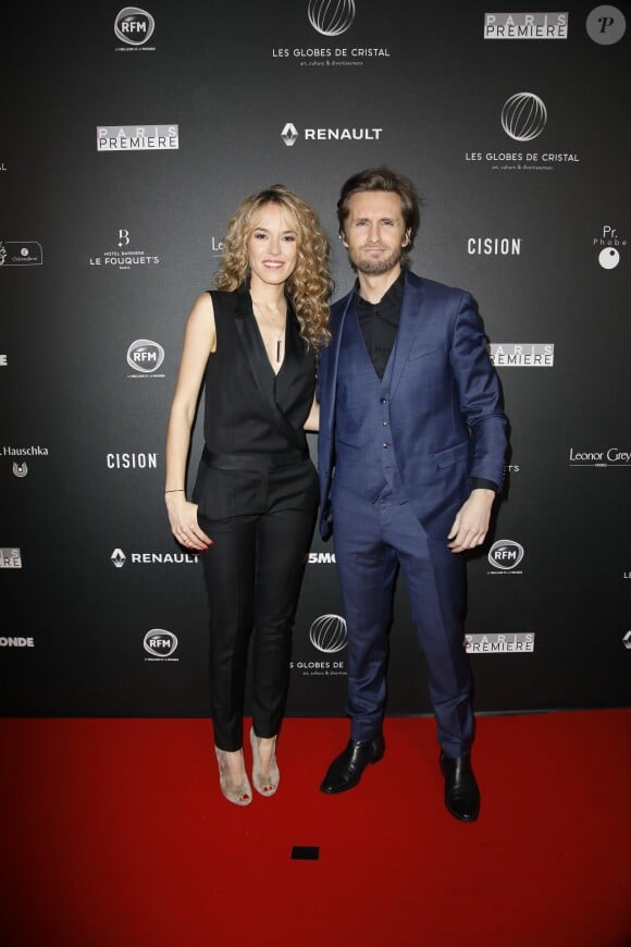 Exclusif - Philippe Lacheau et sa compagne Elodie Fontan arrivent à la 14ème cérémonie des Globes de Cristal, à la salle Wagram à Paris, le 4 février 2019. © Marc Ausset-Lacroix/Bestimage