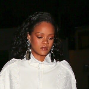 Exclusif - Rihanna arrive au restaurant italien Giorgio Baldi à Santa Monica pour un dîner avec son manager le 5 février 2019.