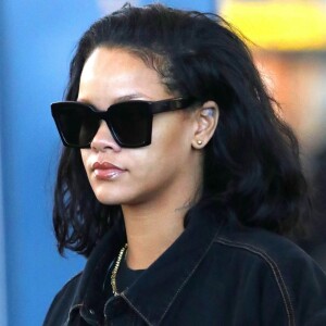 Exclusif - Rihanna arrive à l'aéroport de JFK à New York, le 28 janvier 2019.