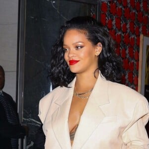 Rihanna quitte le restaurant japonais "Kappo Masa" à New York le 29 janvier 2019.