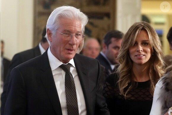 Richard Gere et sa femme Alejandra Silva (enceinte) lors du colloque "No dejar a nadie atras" (Ne laissez personne derrière) avec le premier ministre espagnol à Madrid le 25 octobre 2018.