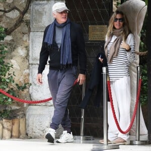 Exclusif - Richard Gere et sa femme Alejandra Silva enceinte de leur premier enfant se promènent à Saint-Paul-de-Vence le 15 octobre 2018.