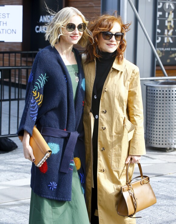 Naomi Watts et Isabelle Huppert arrivent au défilé Tory Burch lors de la Fashion Week de New York, le 10 février 2019.