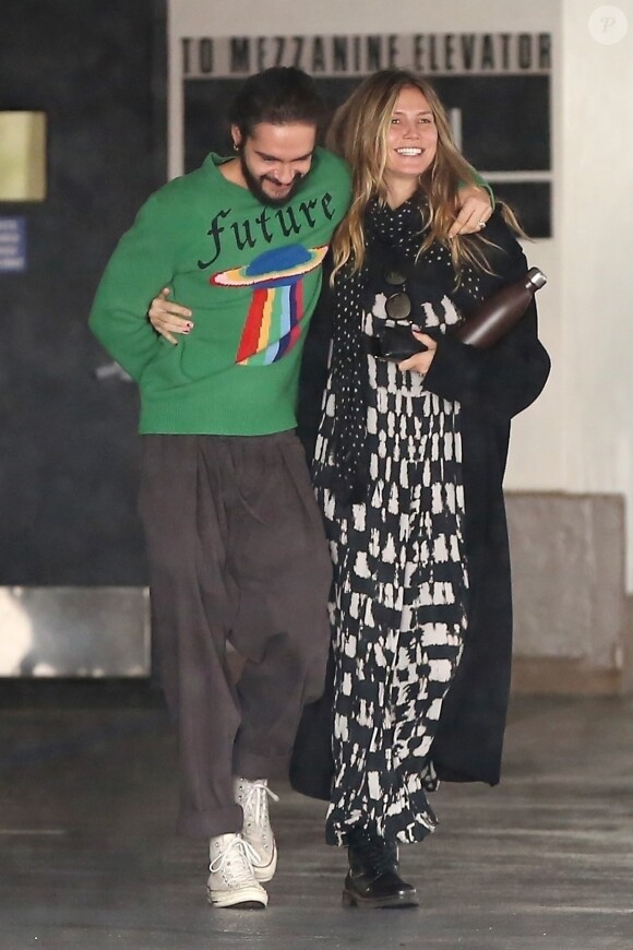 Exclusif  - Heidi Klum et son fiancé Tom Kaulitz s'embrassent et se câlinent lors d'une virée shopping à Los Angeles, le 13 janvier 2019.