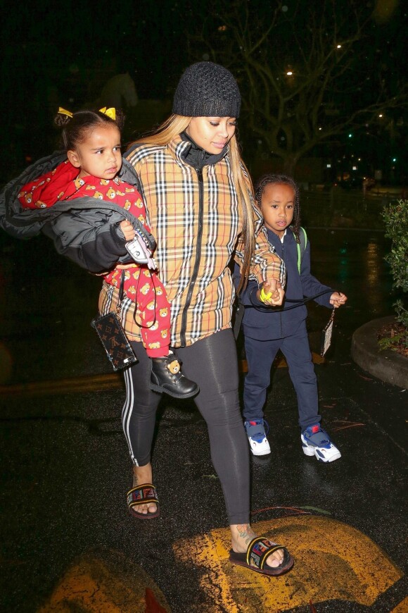 Exclusif - Blac Chyna va dîner avec ses enfants King Cairo Stevenson et Dream Kardashian à Studio City, Los Angeles, Californie, Etats-Unis, le 3 février 2019.