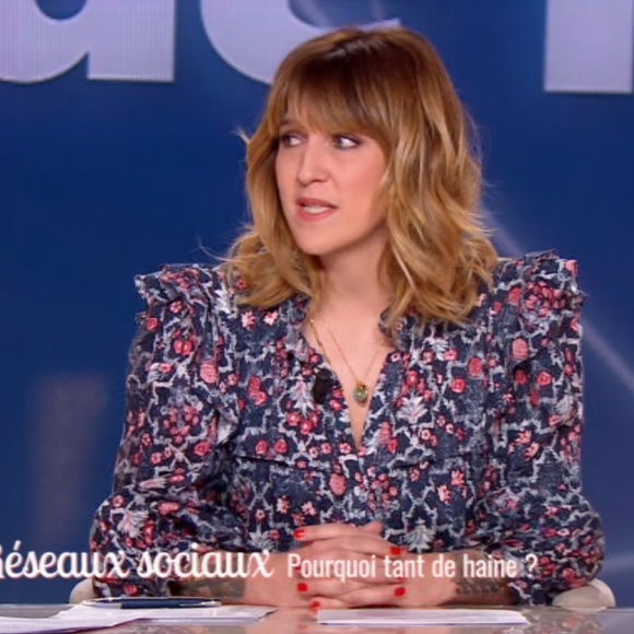 Daphné Bürki à l'antenne de son émission "Je t'aime etc." (France 2) vendredi 15 février 2019.