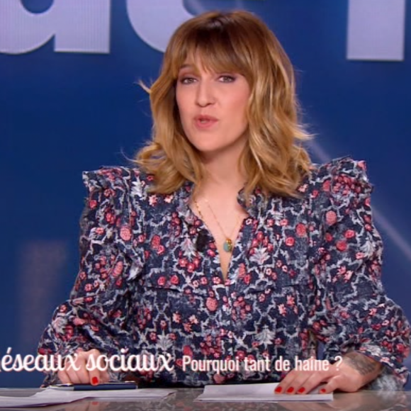 Daphné Bürki à l'antenne de son émission "Je t'aime etc." (France 2) vendredi 15 février 2019.