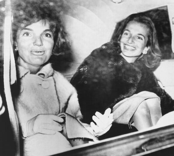 Jackie Kennedy et sa soeur Lee Radziwill à Washington. Le 8 mars 1961.