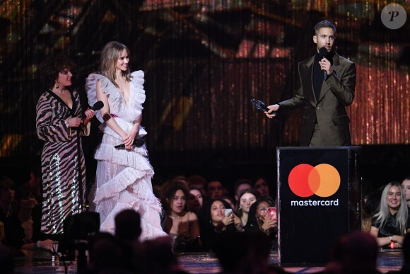 Suki Waterhouse, Annie Mac, Calvin Harris lors de la cérémonie des "Brit Awards 2019" à l'O2 Arena à Londres, le 20 février 2019.
