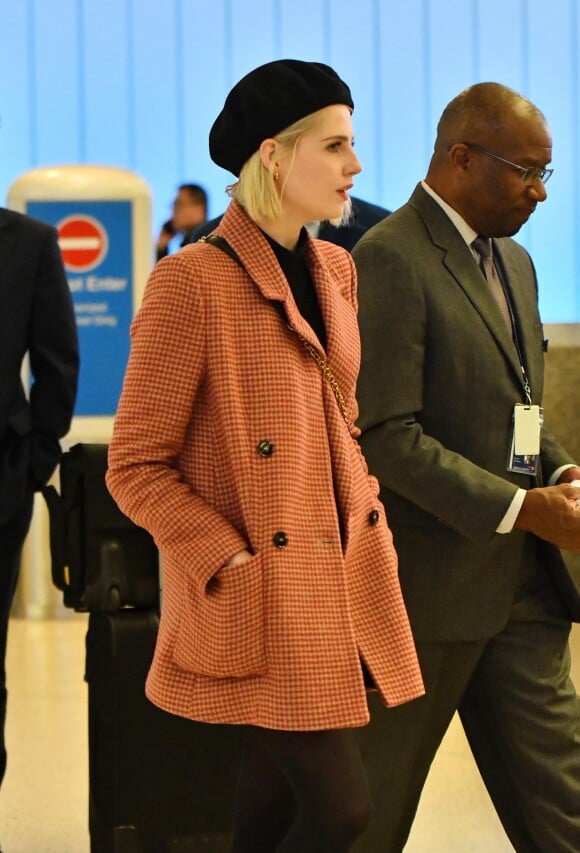 Exclusif - Lucy Boynton arrive à l'aéroport de Los Angeles (LAX) le 21 février, 2019