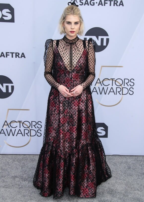 Lucy Boynton - Photocall - 25ème cérémonie annuelle des Screen Actors Guild Awards au Shrine Audritorium à Los Angeles, le 27 janvier 2019.