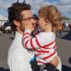 Le prince Carl Philip de Suède avec son fils le prince Alexander lors d'une de ses courses automobiles en STCC. Photo parue sur le compte Instagram du couple princier début mars 2019 pour annoncer que le prince allait consacrer l'essentiel de son temps à sa famille.