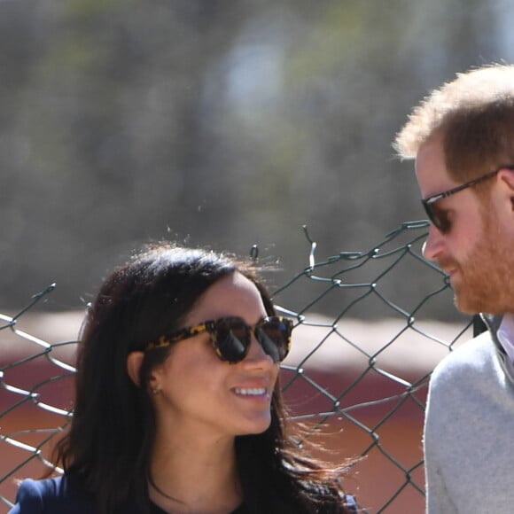 Le prince Harry et Meghan Markle, duchesse de Sussex, enceinte, lors de leur visite au Lycée Qualifiant Grand Atlas à Asni au Maroc, le 24 février 2019.