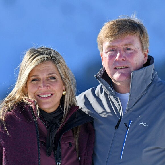 La reine Maxima et le roi Willem-Alexander des Pays-Bas lors de la séance photo de la famille royale néerlandaise à Lech en Autriche le 25 février 2019 à l'occasion de ses vacances d'hiver.