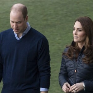 Le prince William, duc de Cambridge, et Kate Catherine Middleton, duchesse de Cambridge, en visite au Windsor Park à Belfast, à l'occasion de leur voyage officiel en Irlande. Le 27 février 2019