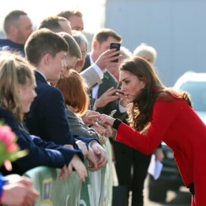 Kate Catherine Middleton, duchesse de Cambridge, en visite au Windsor Park à Belfast, à l'occasion de son voyage officiel en Irlande. Le 27 février 2019