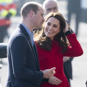 Le prince William, duc de Cambridge, et Kate Catherine Middleton, duchesse de Cambridge, en visite au Windsor Park à Belfast, à l'occasion de leur voyage officiel en Irlande. Le 27 février 2019