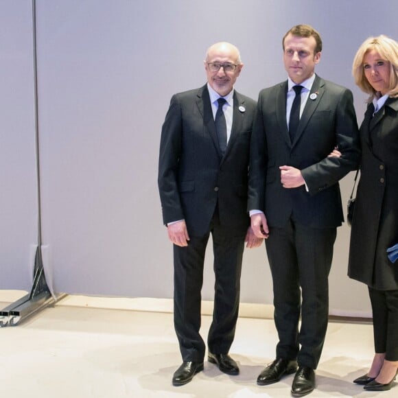 Francis Kalifat (président du CRIF), Emmanuel Macron et Brigitte Macron lors du 34e dîner du Conseil représentatif des institutions juives de France (CRIF) au Carrousel du Louvre à Paris, le 20 février 2019. © Stéphane Lemouton/Bestimage