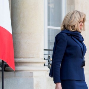 Brigitte Macron accueille les participants à la réunion du conseil consultatif pour l'égalité entre les femmes et les hommes au palais de l'Elysée à Paris, le 19 février 2019.