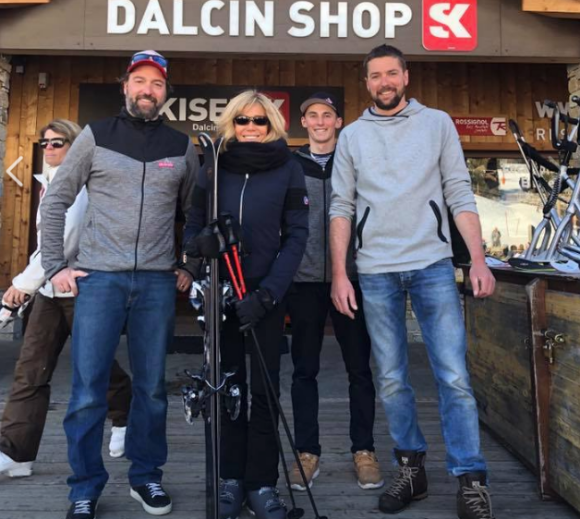Pierre-Emmanuel et Julian Dalcin ont accueilli la première dame Brigitte Macron dans leur boutique dans la station de Val-Cenis, mardi 26 février 2019.
