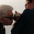 Karl Lagerfeld et sa chatte, Choupette dans les bras de sa gouvernante Françoise.