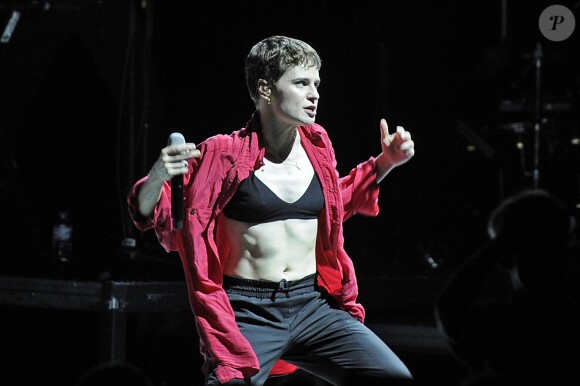 Exclusif - Chris (Christine and The Queens) en concert au Eventim Apollo à Londres. Le 20 novembre 2018.
