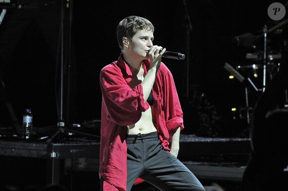 Exclusif - Chris (Christine and The Queens) en concert au Eventim Apollo à Londres. Le 20 novembre 2018.