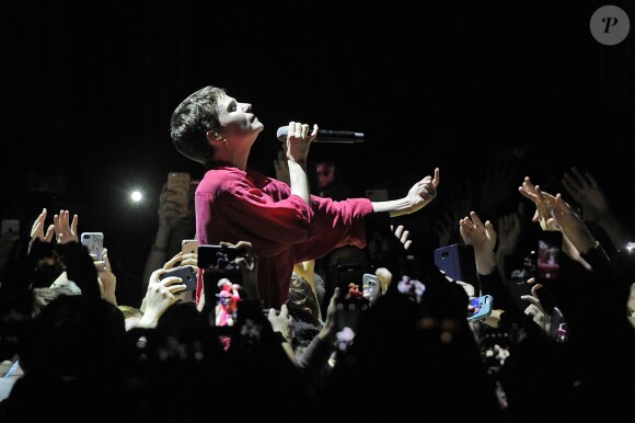 Exclusif - Chris (Christine and The Queens) en concert au Eventim Apollo à Londres. Le 20 novembre 2018.
