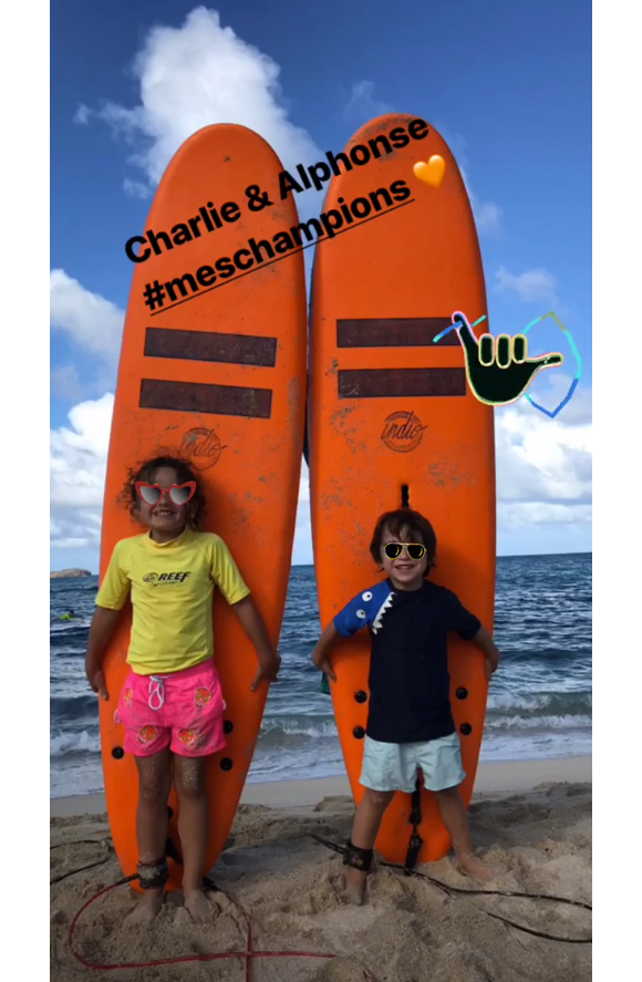 Charlie (6 ans) et Alphonse (4 ans), les enfants d'Alessandra Sublet et Clément Miserez, passent Noël en famille et à la plage, à Saint-Barthélémy, en décembre 2018.
