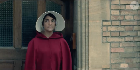 Florence Foresti parodie "The Handmaid's Tale : la servante écarlate" - mars 2019.